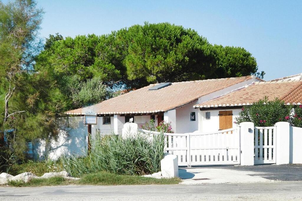 Holiday Home With Shared Pool サントマリー・ド・ラメール エクステリア 写真